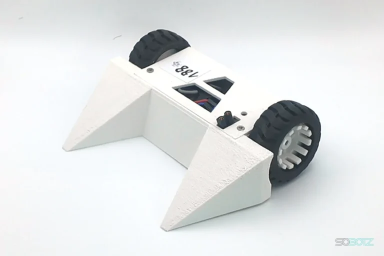 Combat robot Snikeris